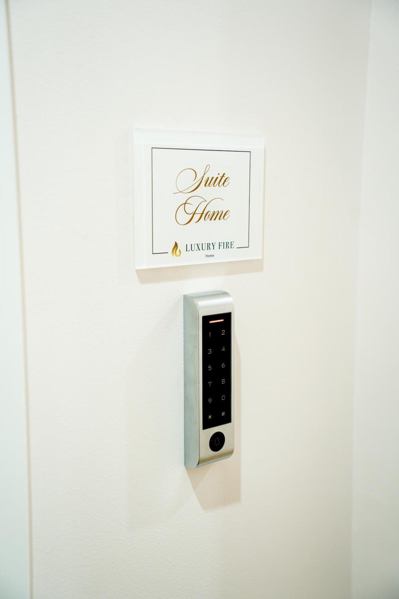 Luxury Fire - Aeroporto di Catania Fontana Rossa